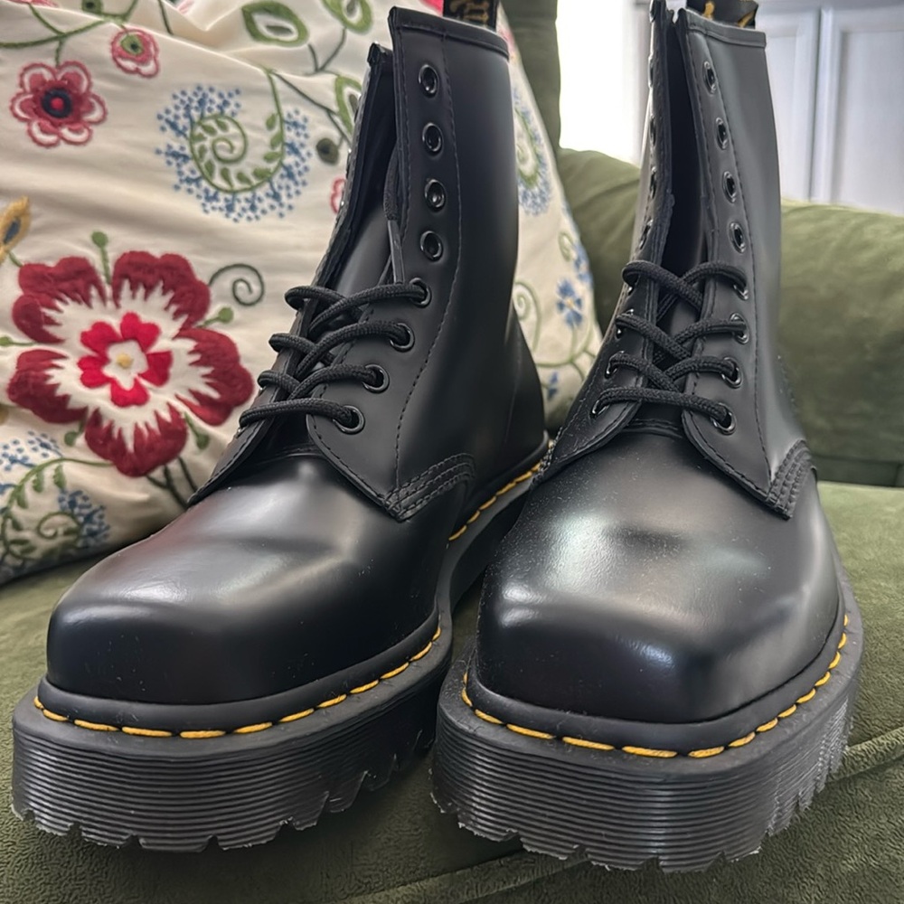 NIB Airwair Dr. Martens